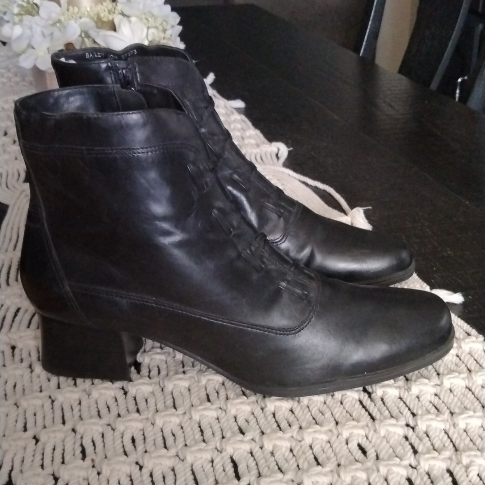 Classic Elements Bailey Ankle Booties Women's - image 1